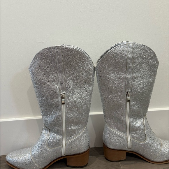 Western Cowboy Silver Bedazzled Cowgirl Concert Boots Women's Size 7 & 7.5 - Picture 6 of 8